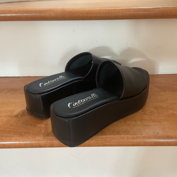 Black leather platform sandals - Picture 2 of 4